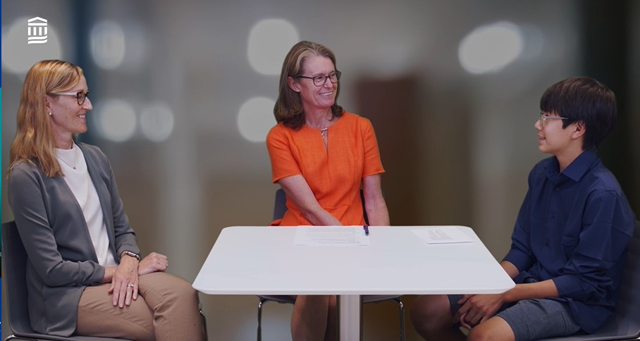 DFCI_BreastOnc's tweet photo. @SandraMcAllist4 and @EMittendorfMD speak with a high school student about their project to develop a blood test to help #BlackBreastCancer patients. 

Watch the video at: https://t.co/VnYBOUfHnM
and cast your vote for this exciting research  
Winners are announced this evening🤞 https://t.co/MnmfQQjzdS