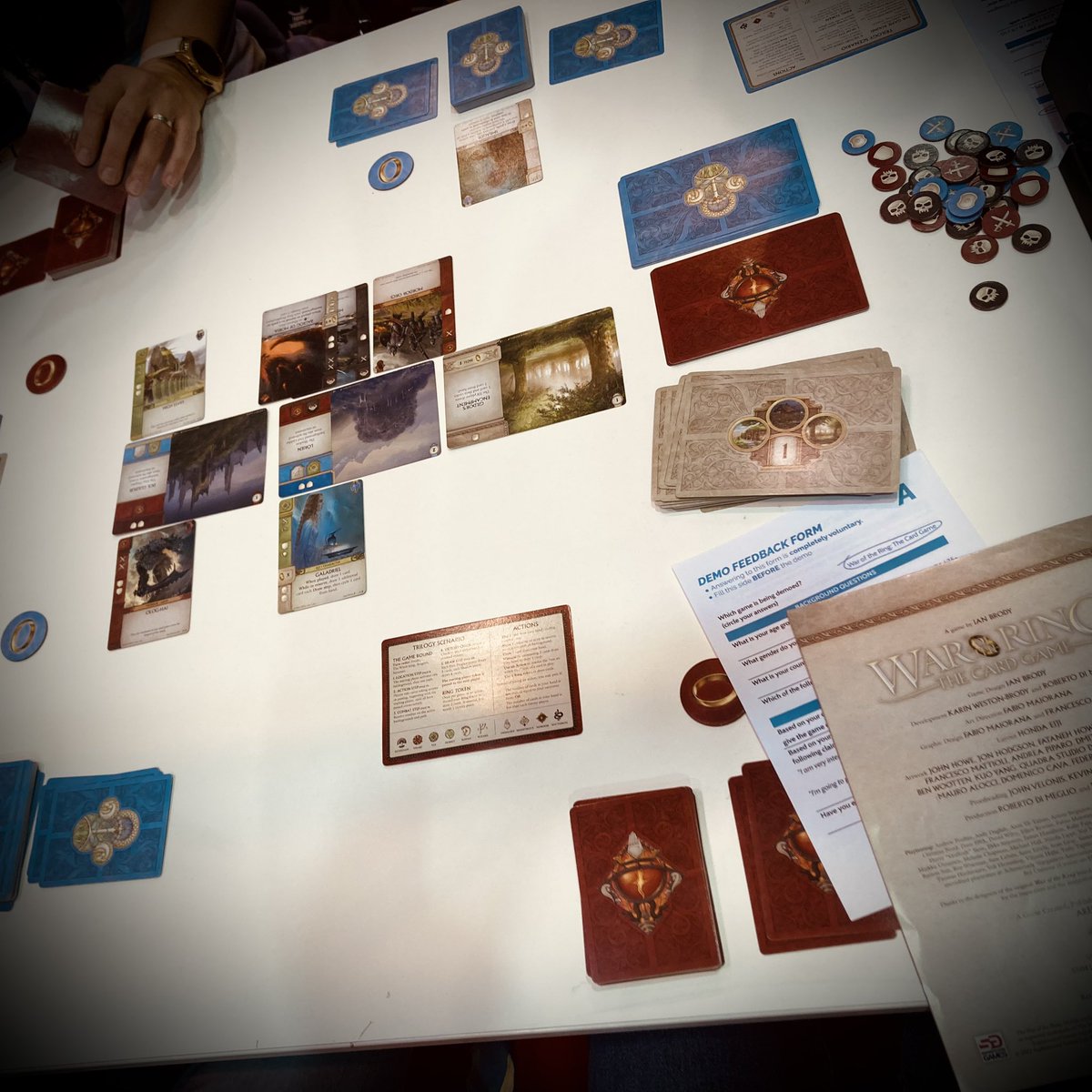 First demo of the show: <a href="/AresGamesSrl/">Ares Games</a> ‘s War of the Ring - The Card Game. Really thematic and interesting design choices. #SPIEL22