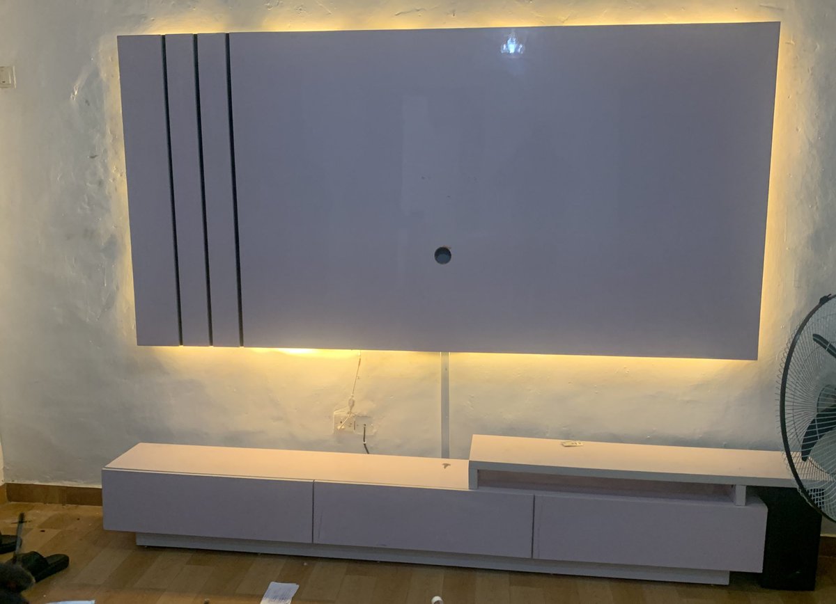 mister_topnotch's tweet image. #FlashDeals :This tv wall unit available for sale, 
Location is Bodija, Can be delivered to your door step(charge apply) Dm me if interested. 
Kindly RT to my buyers 🙏 
#furniture #tvwallunit #sittingroom #BellaOkagbue #audioleak