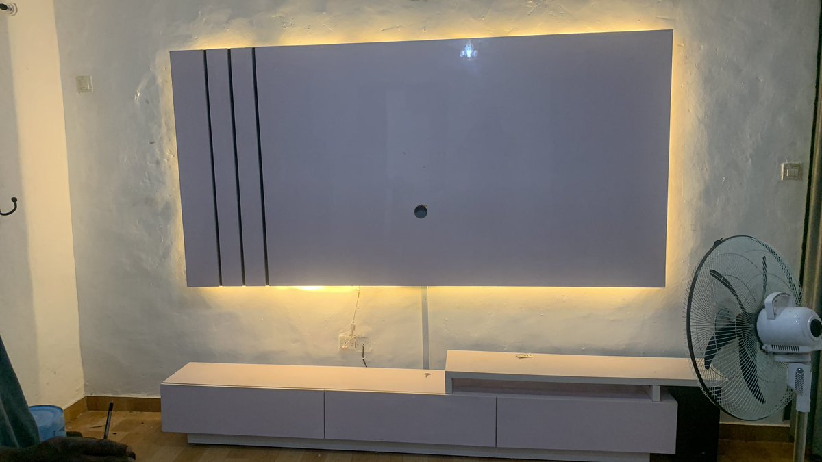 mister_topnotch's tweet image. #FlashDeals :This tv wall unit available for sale, 
Location is Bodija, Can be delivered to your door step(charge apply) Dm me if interested. 
Kindly RT to my buyers 🙏 
#furniture #tvwallunit #sittingroom #BellaOkagbue #audioleak