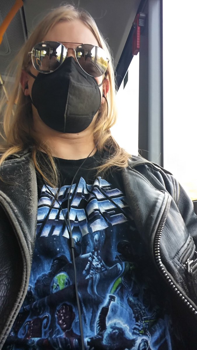 Domaniac42's tweet photo. #bandshirtfriday Bus-Selfie with #spacechaser and #BigSunglasses. #notemperorsunglasses #veryimportant #coolband https://t.co/06R5mU1nv8