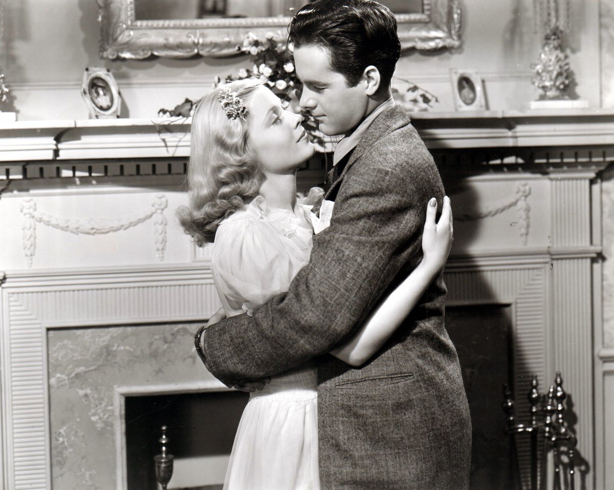 TinseltownTwins's tweet photo. Johnny Downs with Mary Carlisle in Hunted Men (1938). #ClassicGuyOfTheWeek #JohnnyDowns https://t.co/lHnQ8A3jMK