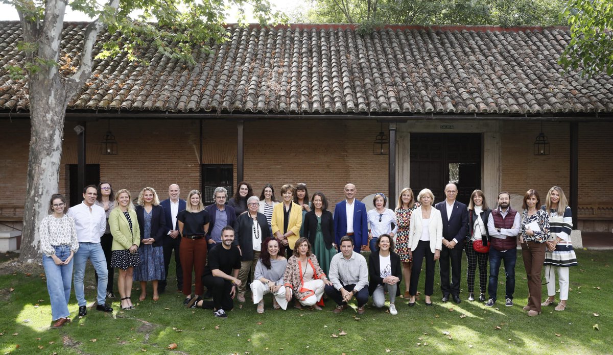 Muchas gracias a ponentes y periodistas que nos han acompañado en el XIV Seminario de Periodistas de <a href="/_SEOM/">SEOM</a> y <a href="/MSDEspana/">MSD España</a> que en esta edición hemos dedicado a la diversidad y el cáncer. ¡Nos vemos en 2023! 😃 #Curarycuidarcáncer