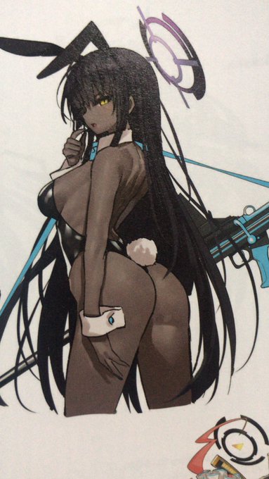 生足バニーカリンエロすぎでは… 