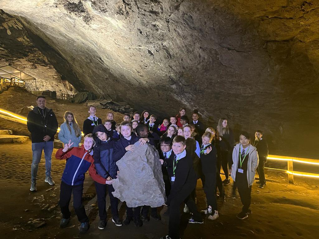 WingfieldGeog's tweet image. 2 great days in Castleton using our map skills to understand place! Well done Y7’s @WingfieldAcad