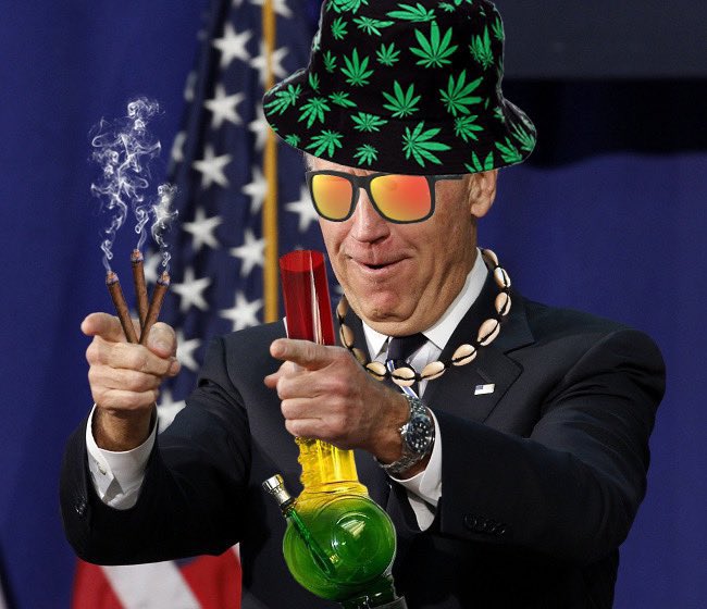 sara_gingerbee's tweet photo. Biden when he was making all those pardons: https://t.co/bV9qMjkrgy