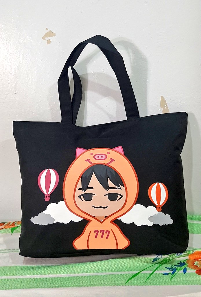 paintnfootprint's tweet photo. Another bag accomplished for a client. The client just received it today! Hope she likes them! ❤
Get customized with us!
Dm for orders and inquiries!
#PaintAndFootprints #PF_Customs #Roroha #ASTRO #아스트로 #KOOKOO #NOONOO https://t.co/9l0LkqTsR5