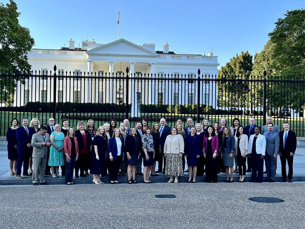 NAESP's tweet photo. Beautiful morning for a walk to the White House for a 2022 #naespNDP class photo! https://t.co/5Pca84FXAc