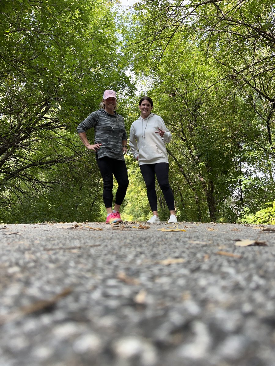 DietsMakeYouFat's tweet photo. Normalizing breaking for lunch, one schedule walk with a friend at a time #AliveStyle #FallInIowa https://t.co/PGsWQGyMWX
