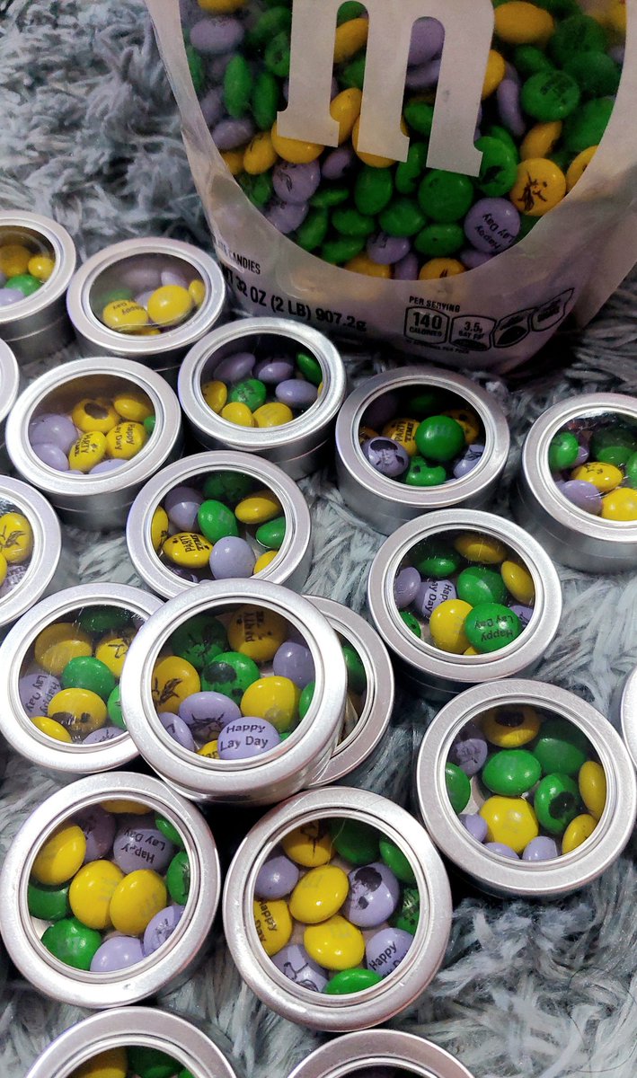 🐏#BackToFieldWithLAY: A Birthday ONSITE Cupsleeve Event🐝

Who wants M&M's? 

See you tomorrow 🥳

#CaptainLAYDay
#HappyLayDay 
#HappyYixingDay 
Happy Birthday Yixing 🎂