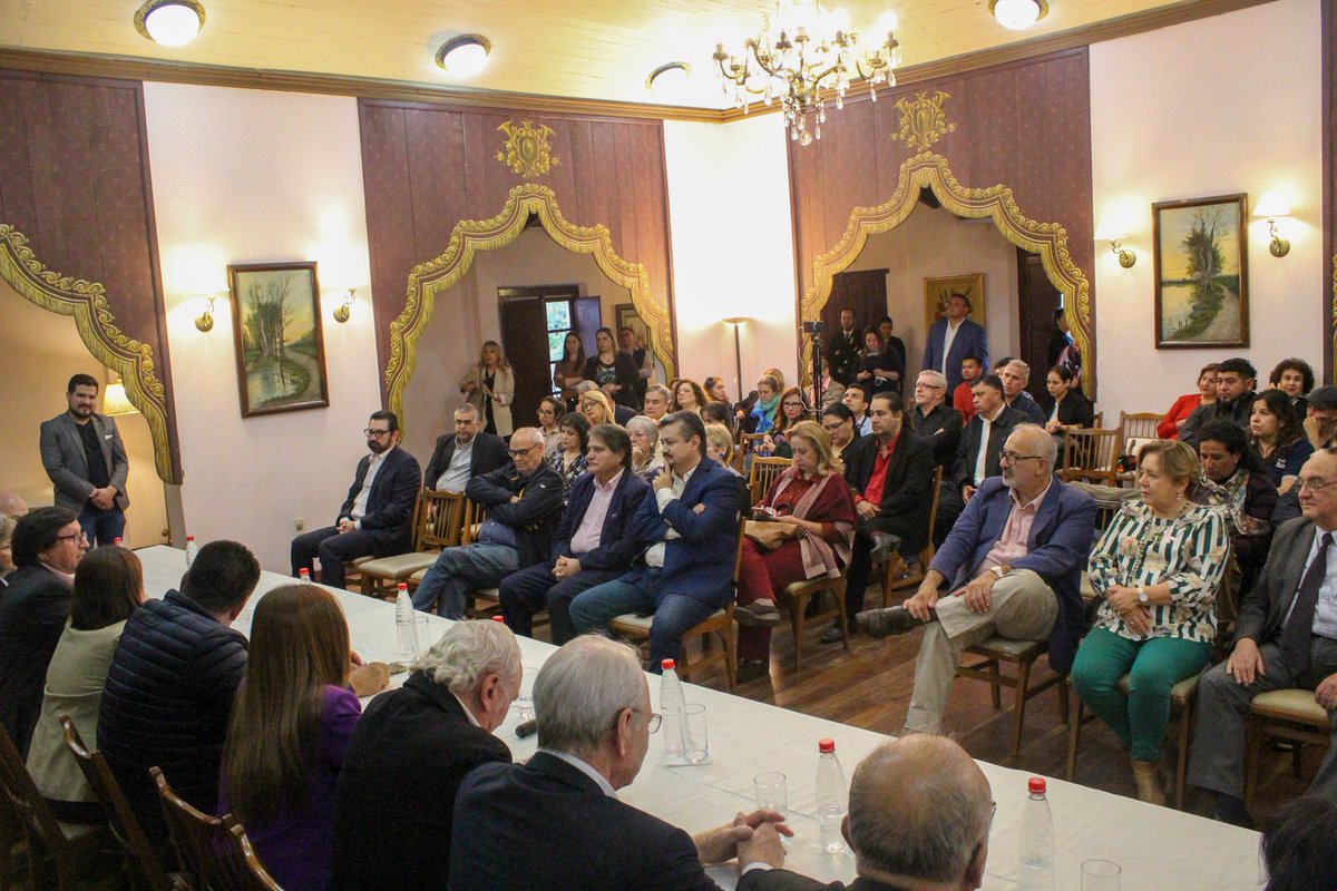 esperanza_py's tweet photo. Gracias al @partidodla por su invitación al lanzamiento de candidaturas al senado. Es un honor participar, en mi carácter de pdta de la @concertacionpy, de esta construcción de unidad para ganar en el 2023, gobernar y mejorar la vida de las familias de nuestro querido Paraguay. https://t.co/2ifSZyXk4N