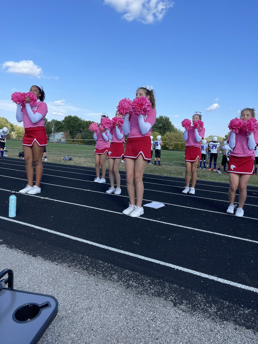 CheerSft's tweet photo. Today’s 8th grade game! Go Cyclones! #proudtobesft @sftcyclones https://t.co/Df4KmGRCKZ