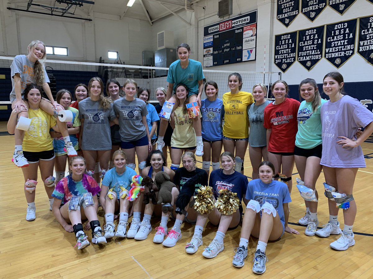 We had so much going on yesterday and forgot to post the Theme Day Thursday: Anything but Kneepads 🤪