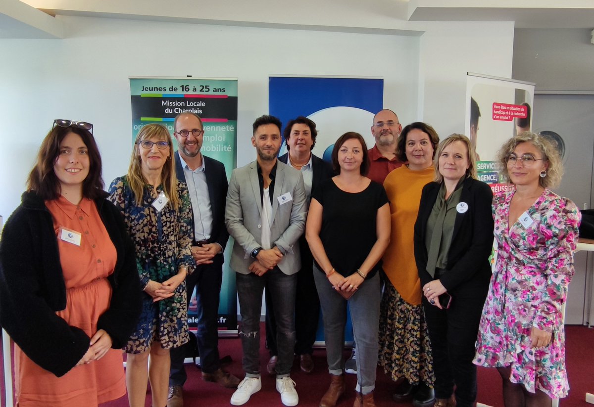 C_Maccorin's tweet photo. ✅@pole_emploi Digoin remercie tous les participants qui ont contribué au succès de la 7ème édition du FOEMA
▶️Merci au @FCGueugnon_Off, à @milocharolais71, à la Ville de Gueugnon, au Pays Charolais-Brionnais et la @bfc_region pour l'organisation et leur soutien. 
RDV en 2023👍 https://t.co/XDF2FmPyDp