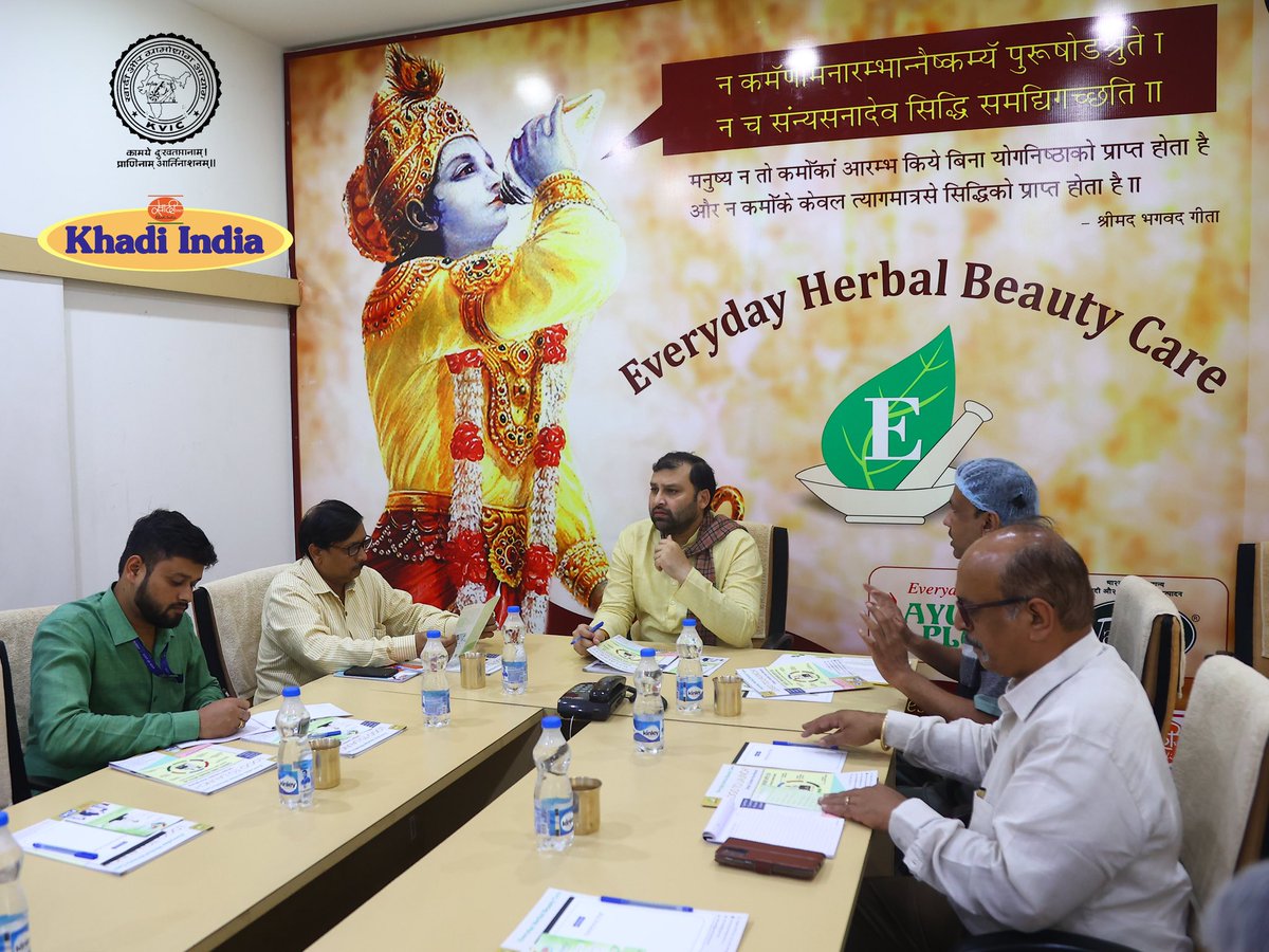 ManojGoelBJP's tweet photo. I visited and interacted with staff at #PMEGP #Khadi unit Vagad and REGP unit of Everyday herbal beauty care at #samakhiali, #Kutch.
Also had an impactful conversation on various matters related to #kvic and it's future endeavors. https://t.co/0VPh4wufJ6