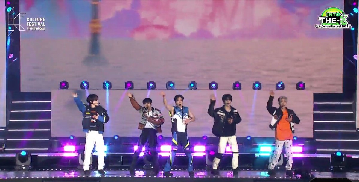 _dane1270's tweet photo. #NCTDREAM Performance at K Culture Festival #IntoTheK https://t.co/i3dQAPDzmn