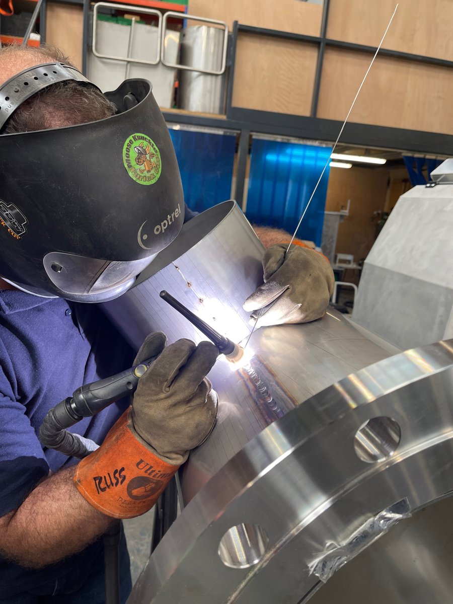 BSFL_UK's tweet photo. 16" x 10" PN16 Flanged tee to customers specification drawn, rolled, welded and dressed all in house by our workshop in Melksham.
#StainlessSteel #Hygienic #Pipework #ProcessPipework #welding #tigwelding #polishing #quality #ukmfg #iso9001 #Fabrication #Flanges #Tee #laser https://t.co/MaSXGCMkYg