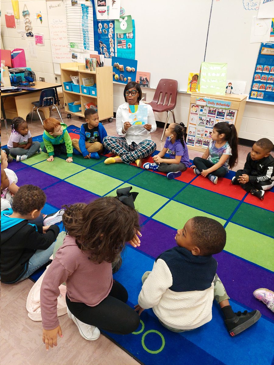 Richardson88J's tweet photo. Thank you Ms. Johnson @NMJ1913 for reading to our class.@GeorgiaPower
We had a great GA Prek week!!!
@Richardson88J @HenryCountyBOE @KrystalLRichter @cmjonesx2 @mr_bsclass @ShandraSupports @TES_hcs #GaPreKWeek #ExpectEarlylearningHCS https://t.co/KOG5FbYGb0