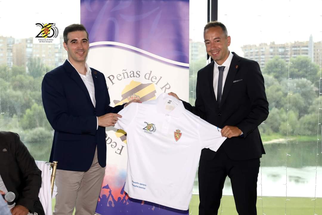 speakerzaragoza's tweet photo. Gracias a la @fprealzaragoza por su reconocimiento en la celebración de su 25 Aniversario. 
#AúpaZaragoza
#DefendiendoalLeón https://t.co/kQSACMUY6d