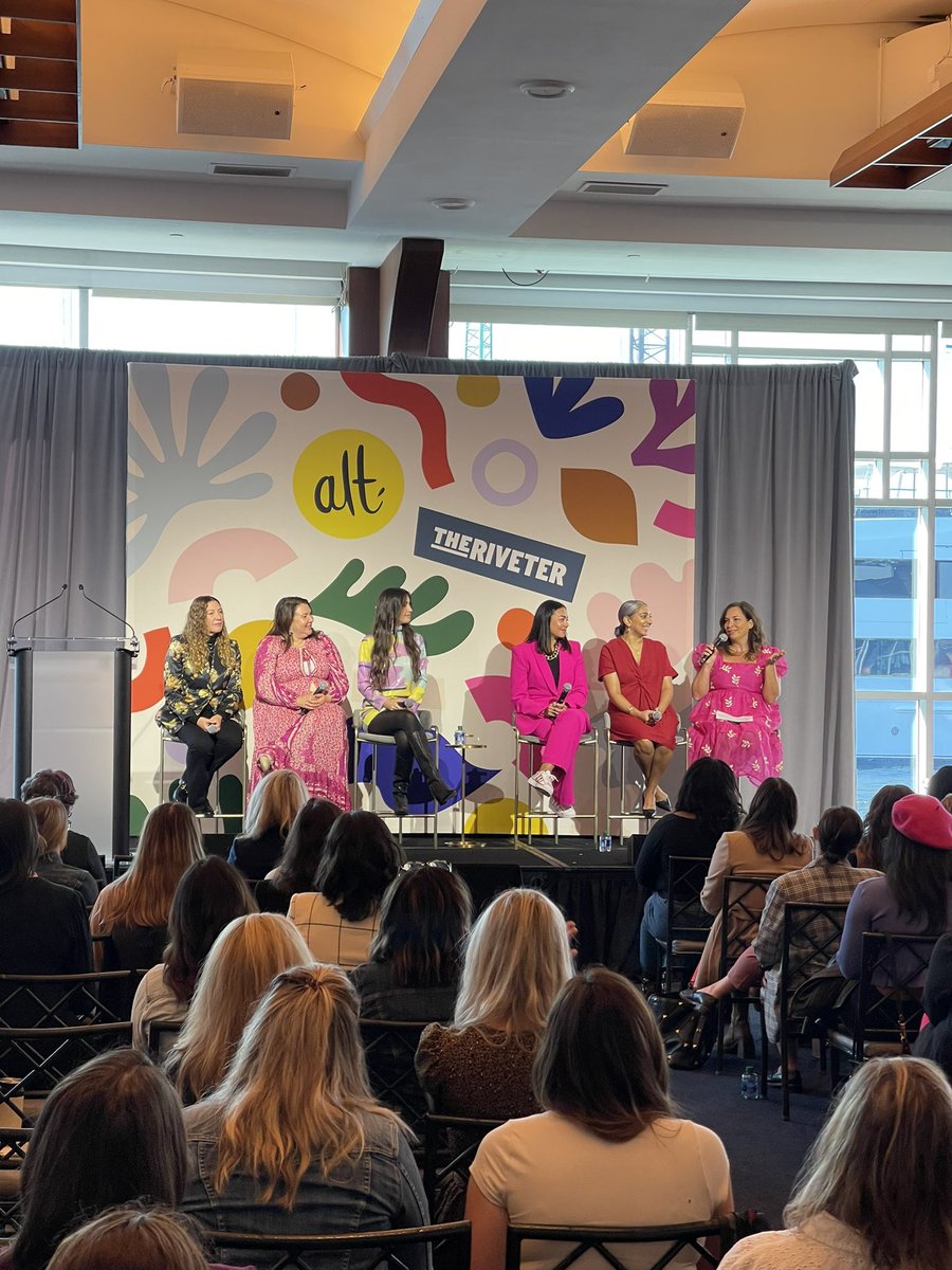 WorldMomsNetwk's tweet photo. Excited to be attending the @altsummit @theriveterco in #NYC today! #ALTsummit https://t.co/JxFNg1qniE