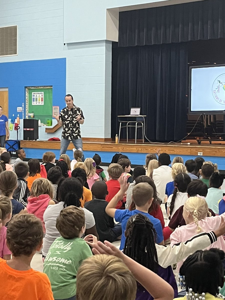 First cultural arts performance of the year! 💃🏼🕺🏽Perfect connection to our lessons on Hispanic Heritage Month!