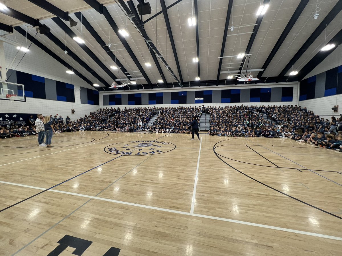 HudsExplorerSup's tweet photo. East Woods crushed their Explorer Adaptive Problem Solving day with an amazing assembly!! https://t.co/xF0Yq6CTsx