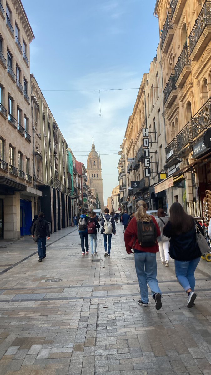 Desde ayer disfrutando de Salamanca y de la gente bonica de @RN21_Salamanca. Desde la economía deberíamos, sin duda, estrechar muchos más lazos con la sociología, tenemos mucho que aprender y compartir.