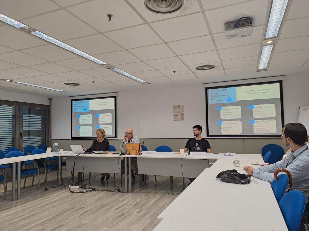 IRCVM's tweet photo. Ja hem fet la sessió 13 a l’Aula Capella, tractant GIS - Bases de dades, i a la Gabriel Oliver la Sessió 14 amb la Gamificació. #IICIRCVM https://t.co/ZY6LfaQNYD