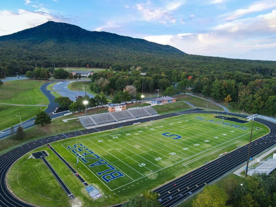pioneerathletic's tweet photo. #FieldsOfExcellence Friday. Don't forget to take photos of your field when it's looking it's best for Field of Excellence applications due Dec. 31st! Spotswood High School in Penn Laird Virginia has everything dialed in for Homecoming! 📸credit: @CoachTimLeach #ChefsKiss https://t.co/LfzAuouNy3