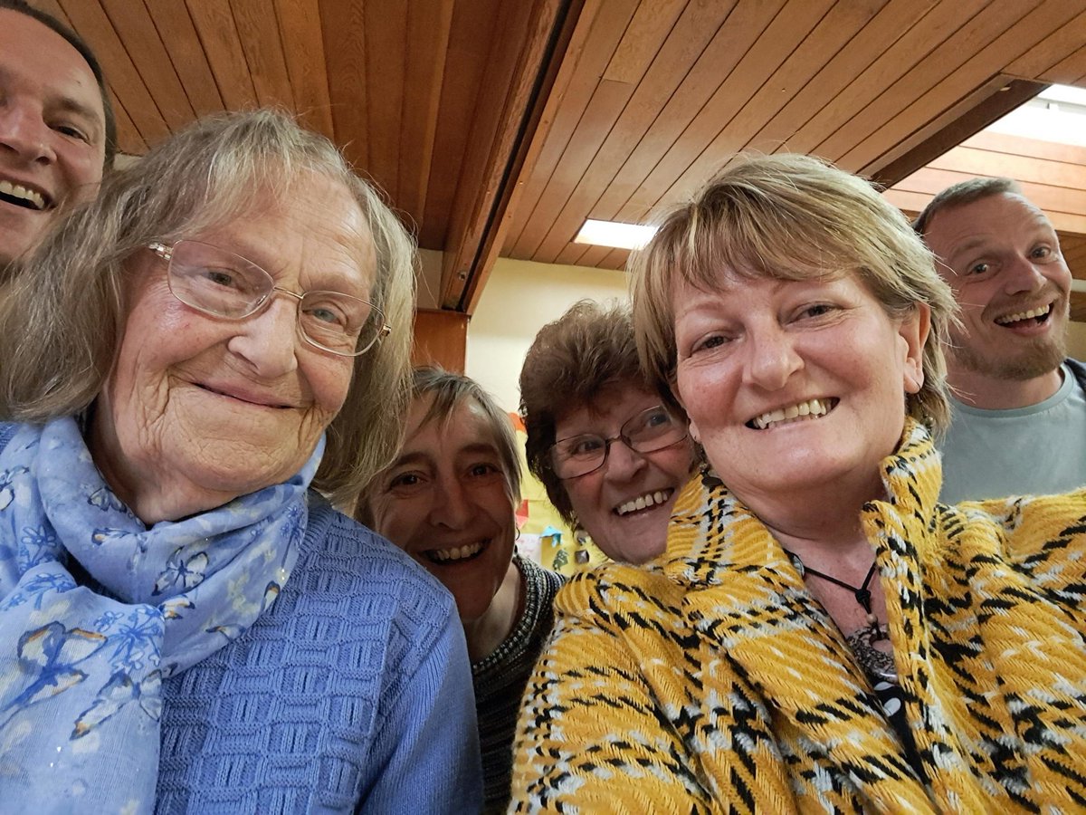 BevNnns's tweet photo. @NnsNorthfield We've been  to Weoley Castle Community Church today and met with the amazing ladies who #volunteer their time at the #lunchclub delicious roast dinner with all the trimmings! 

@NorthfieldPship 

#amazingpeopledoingamazingthings

#Community 

#Over50's https://t.co/wgYkVklc0a
