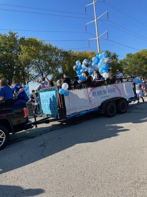KkaestnerONW's tweet photo. Our IPS students worked so hard on their float this year, and we are so grateful for all who make this parade possible!!! So fun!! https://t.co/HPt4DUZiAp