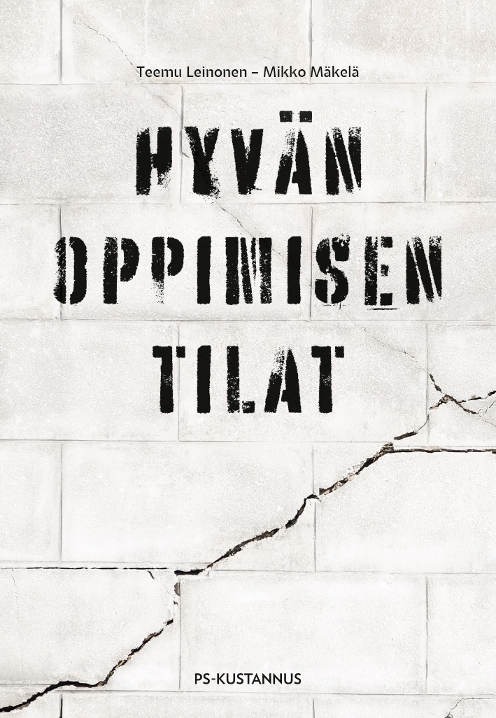 teemul's tweet image. #ITK2022 ja Hyvän oppimisen tilat. Istuimme ringissä, takkatulen ääressä. Kerroin uudesta kirjasta. Tiina Mäkelä @EDFinland kyseli kirjasta. Rauhoittava lopetus hektiselle konferenssille.☮️&amp;amp;❤️