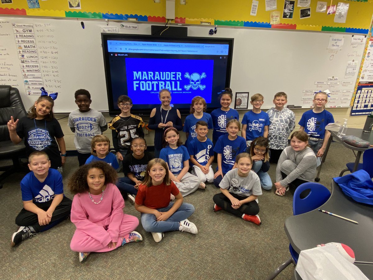 TPak25's tweet photo. #Represent #TeamMarauders #AlwaysTeamPak #HOCO22 https://t.co/yjUI4831tq