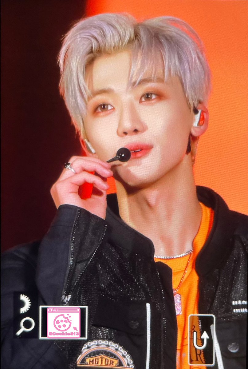 StarCookie813 tweet media