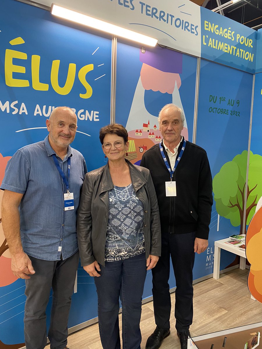 msaAuvergne's tweet photo. Clap de fin en ce dernier jour au @SommetElevage.  #ElusMsaenAction, une belle réussite pour les élus de la @msaAuvergne engagés pour l’alimentation🍏 https://t.co/QqZ6Q8fzRU