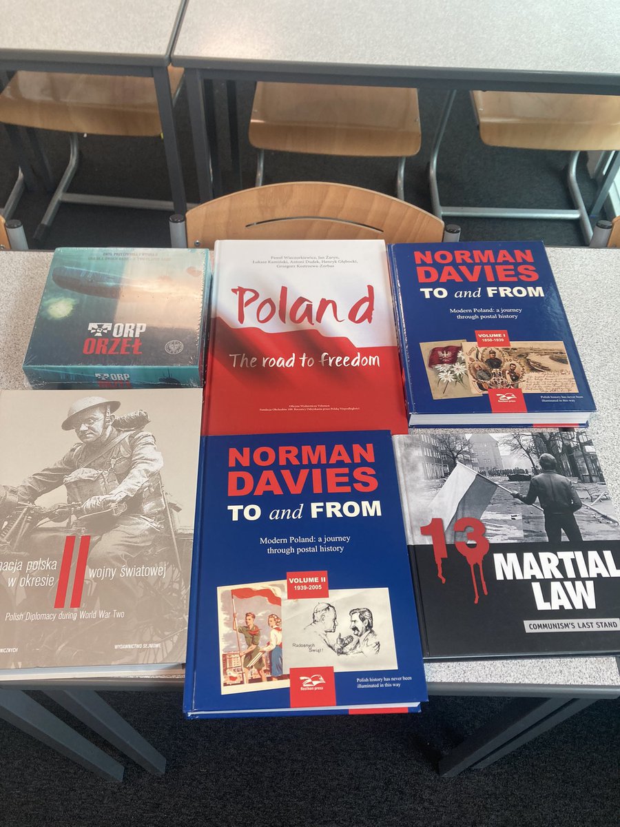 DHSCitizenship's tweet photo. We are very grateful to the @PLinEdinburgh for the resources and gifts. @DunfermlineHS https://t.co/wtlTtAbx8z