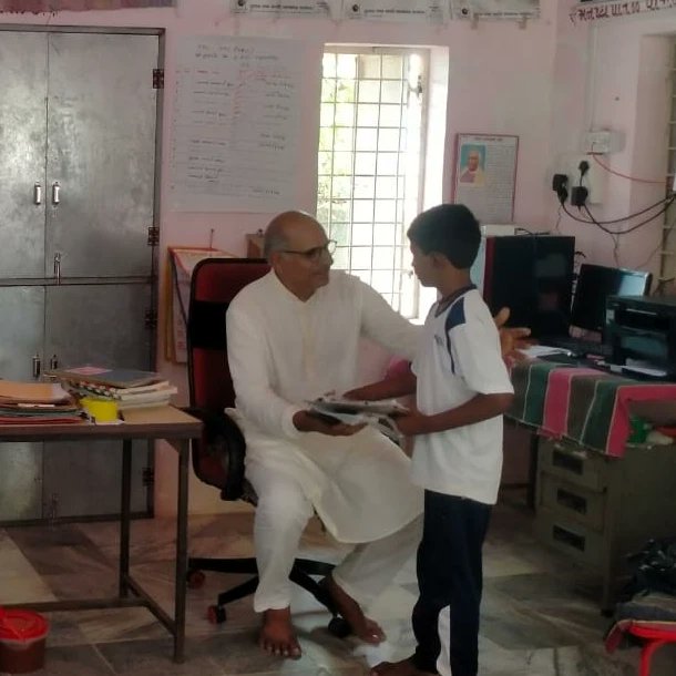 gbkothari's tweet photo. મારા મત વિસ્તાર રાણા - વડવાળાના તુંબળતોળ નેશ ખાતે ઘણાં વર્ષોથી ચાલી રહેલ પાણી ની સમસ્યા નું નિવારણ કરવા માટે ૧૫માં નાણાં પંચ માંથી રૂપિયા ૫ લાખ મંજુર કરાવી બોર, મોટર, પાણીની લાઈન, પંપ હાઉસ અને પાણીની ટાંકીનું ખાત મુહુર્ત કર્યુ. https://t.co/eVDOiS23Rg