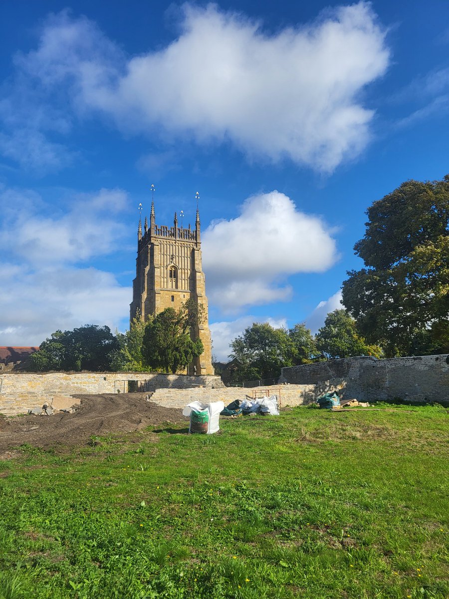 angryfairycake's tweet photo. Once again - Evesham Abbey showing just how photogenic it is. What a beauty! Fantastic to be nearing completion on this incredible site under the watchful eyes of @HE_Midlands supported by @HeritageFundM_E - and with the endless enthusiasm &amp; passion of Evesham Abbey Trust. https://t.co/gMbEePlQid