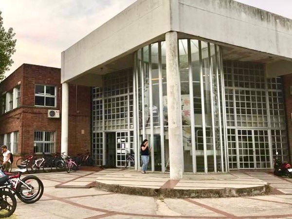 Nueva jornada de #Difusión en la ciudad #Libertad, muchas preguntas e intercambio con los estudiantes de 6to. del Liceo local.
Muchas gracias a docentes, estudiantes y funcionarios que nos recibieron de manera genial ! 😀 📚

#TISJ #UTEC #UdelaR #UTU #Tecnólogo #SanJose #UY