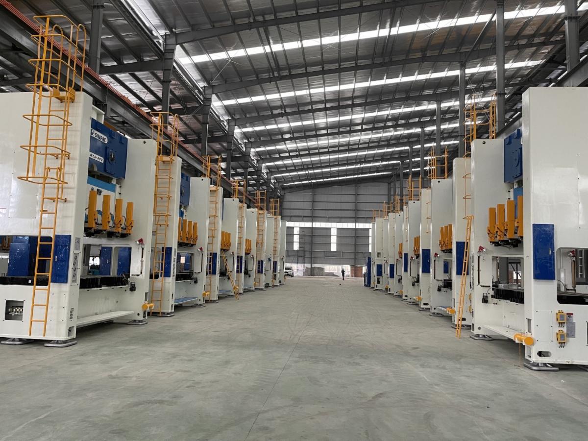 simpacamerica's tweet photo. SIMPAC is proud to announce that over the last two and a half years they have built over 1,000 small to medium size presses specifically for the EV battery space.  Come visit us at APSC next week to learn more. Register for APSC 2022 here: https://t.co/3IX0LjwlfM. https://t.co/O9mSerXEzF