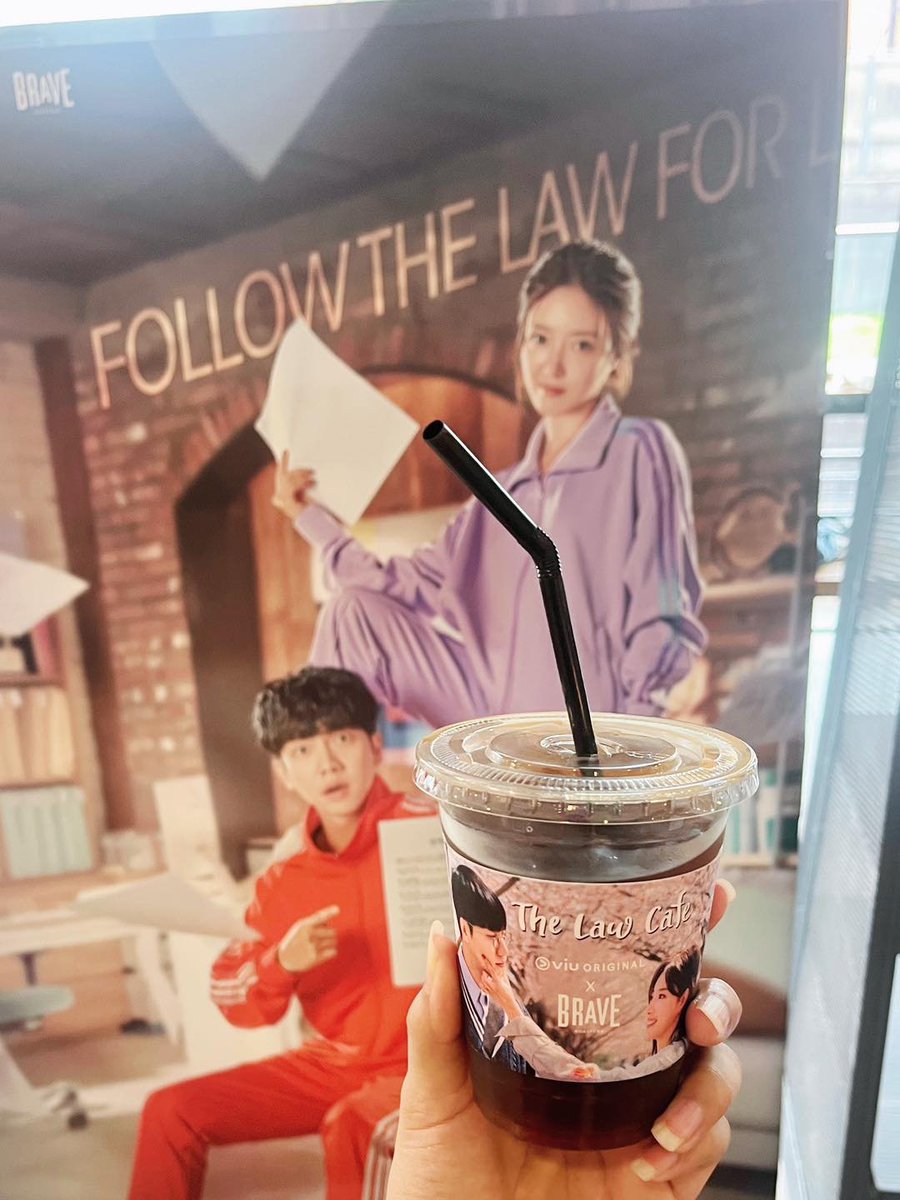 Viu_TH's tweet photo. ภาพบรรยากาศวันแรก #ViuTheLawCafe คาเฟ่ธีมซีรีส์เกาหลี ☕️ แฟนคลับมาร่วมงานคึกคักตั้งแต่เช้า 💕
 
🥤ที่ #BraveRoasters ร้าน ODS #ObjectsofDesireStore ชั้น 3 #SiamDiscovery เวลา 10.00 - 18.00 น.

#Viuอ่านว่าวิว https://t.co/0VRrX6dzEF