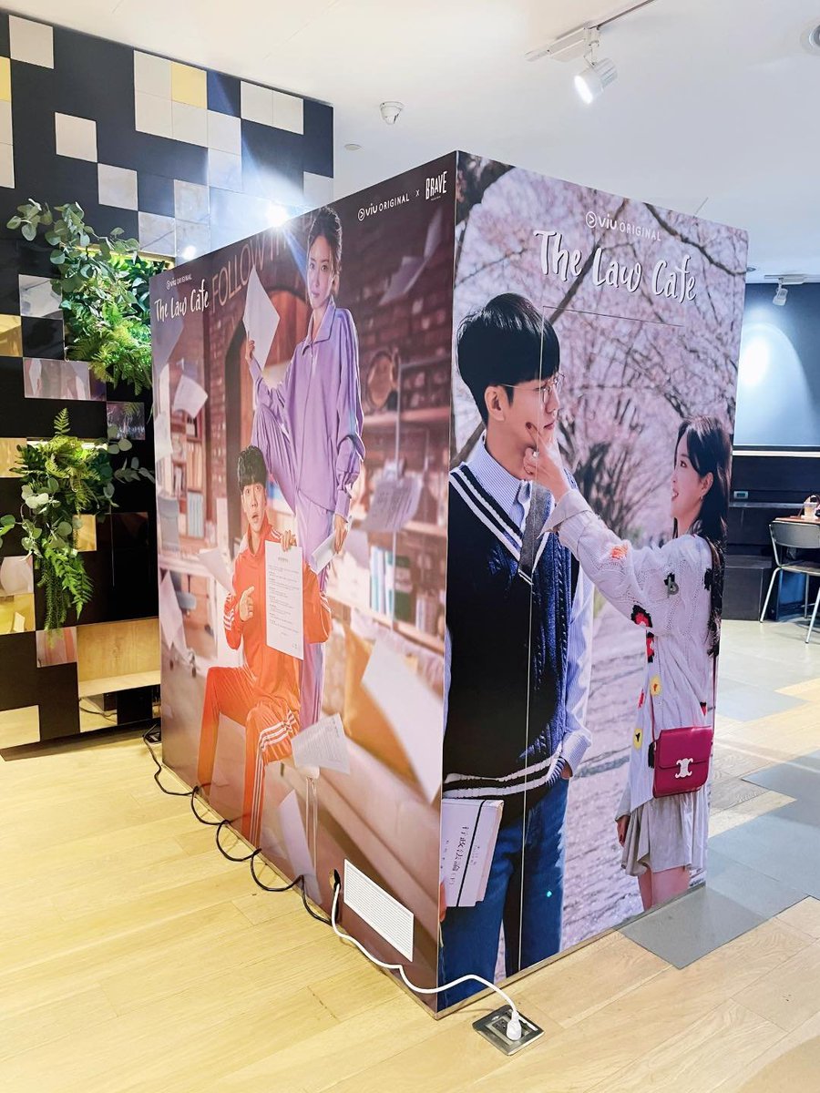 Viu_TH's tweet photo. ภาพบรรยากาศวันแรก #ViuTheLawCafe คาเฟ่ธีมซีรีส์เกาหลี ☕️ แฟนคลับมาร่วมงานคึกคักตั้งแต่เช้า 💕
 
🥤ที่ #BraveRoasters ร้าน ODS #ObjectsofDesireStore ชั้น 3 #SiamDiscovery เวลา 10.00 - 18.00 น.

#Viuอ่านว่าวิว https://t.co/0VRrX6dzEF
