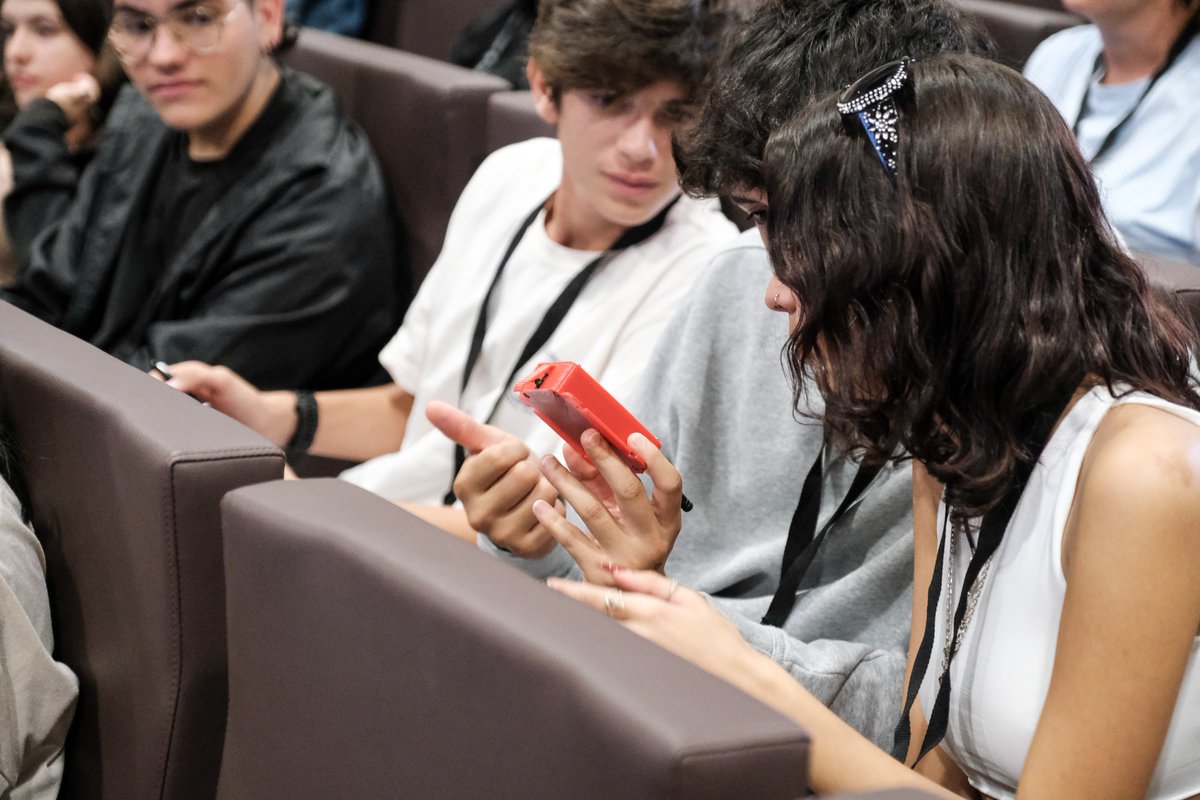 Districte07800's tweet photo. 🦎El Hackathon Createc '22 aconsegueix el disseny de 7 prototips de solucions intel·ligents per a millorar la captura de serps i salvar la sargantana pitiusa.
👏 Enhorabona a tots els participants d'aquesta primera marató tecnològica d'Eivissa.
#hackathoncreatec22
#escoladart https://t.co/ab60XJLWpT