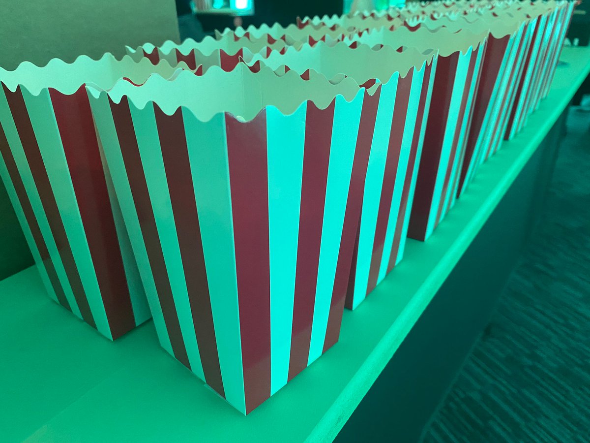 Fancy some popcorn? 😋

Come to the #iXBeachHangout for a complementary cinema style box of popcorn 🍿

#Recharge #Popcorn #BrightonSEO #Relax #BrightonSEO2022