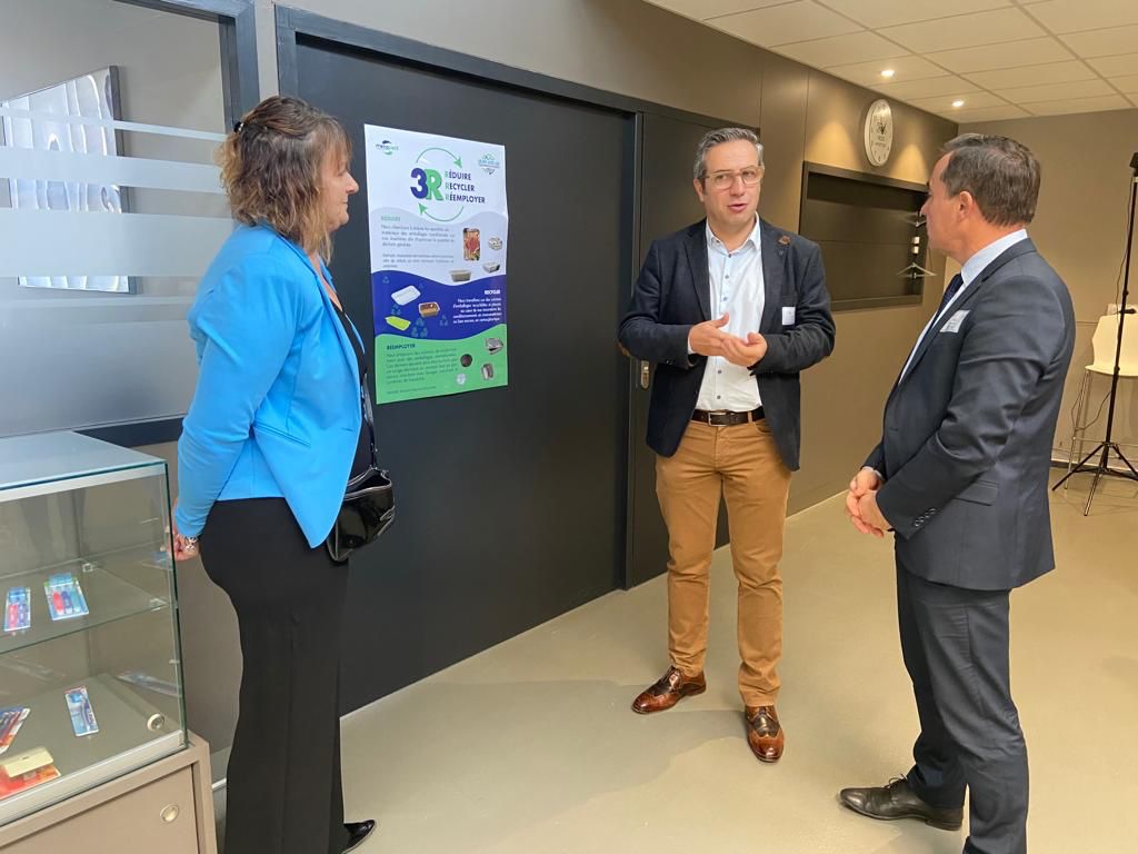 a_leboeuf's tweet photo. Visite de l’entreprise #Mecapack, spécialisée dans l'emballage de produits et qui fête ses 75 ans !
En plus d’être très innovante, l'entreprise est aussi ancrée sur son territoire de #Pouzauges et mène des actions auprès de la jeunesse. https://t.co/4W4w7IlOR2