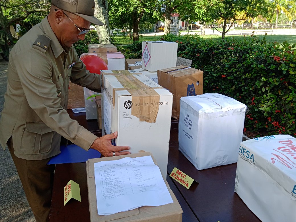 La muerte no es verdad cuando se ha cumplido bien con la obra de la vida. En la mañana de hoy en el territorio oriental se le rinde Homenaje a un hombre excepcional, El 'Che'  y se suma nuestro aporte a nuestros hermanos de Pinar. #FuerzaCuba #FuerzaPinarDelRío