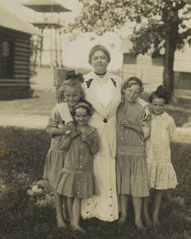OakHillMuseum's tweet photo. Happy Birthday, Martha! On her 157th Birthday, we celebrate her lasting legacy in education and the thousands of lives she impacted. 🎂🎉🎁 Thank you for everything, Martha Berry! https://t.co/doj4PBt8cY