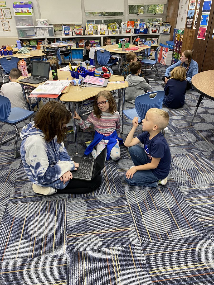 BaptieGretchen's tweet photo. We are excited to be working on a project with NJHS from the middle school. #wearemadisonblue #thirdgraderocks @MMS8thHistory https://t.co/9ah0xsmvMh