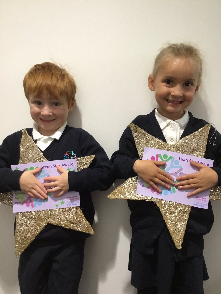 MissHawyes tweet media