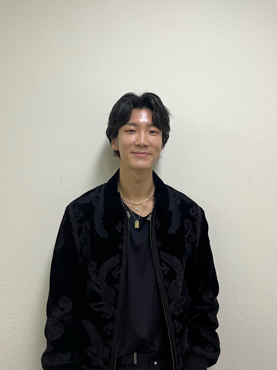 LSHLOOKS's tweet photo. 🤍 #HOONY #이승훈 https://t.co/gff2swycJH